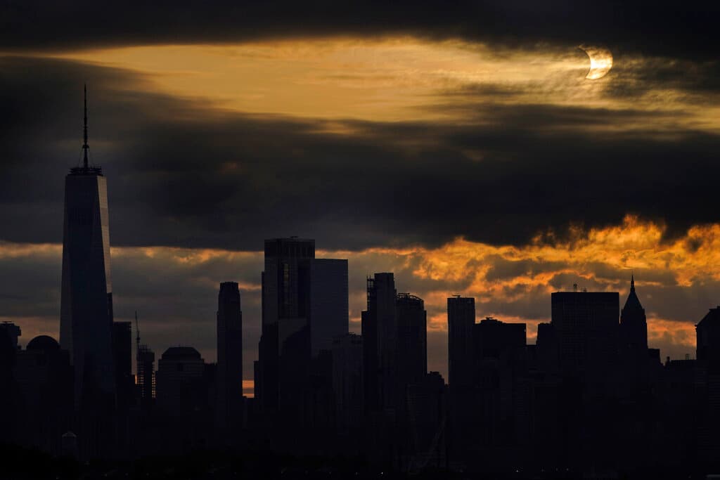 Eclipse solar 2024 | Reos de Nueva York quieren ver el fenómeno y demandaron al estado por ‘sellar’ sus cárceles ese día