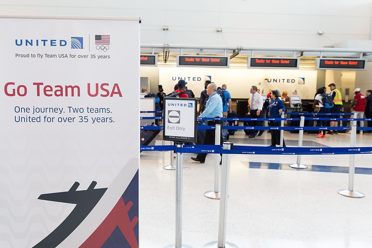 <b>4. George Bush Intercontinental Airport (IAH)</b> con 138.