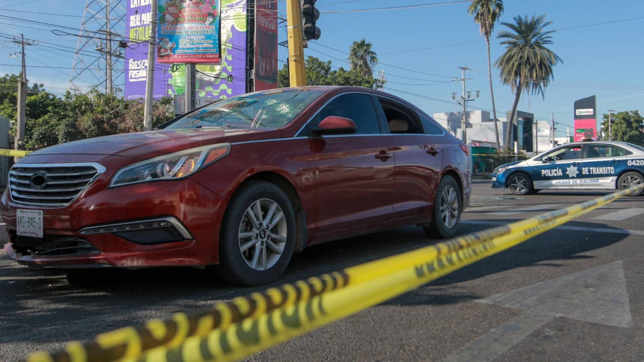 Comandante Jaguar, el policía mexicano que sobrevivió tras esquivar más de 100 disparos en un atentado en Sinaloa