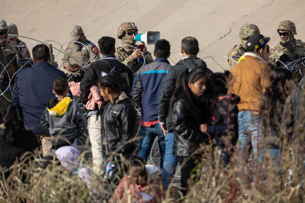 Desde que entró en vigencia en 2020, el Título 42 ha permitido la expulsión acelerada de más de 2.7 millones de personas, según datos del International Rescue Comittee.