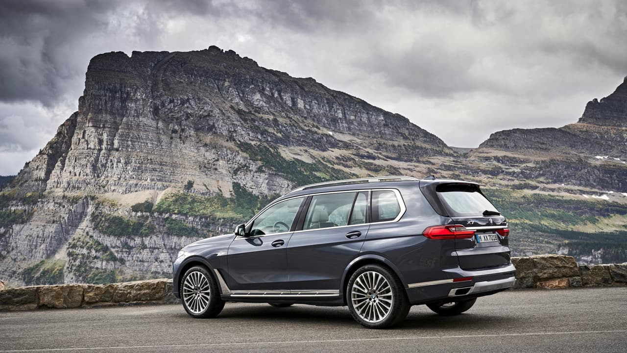 BMW X7 2020.