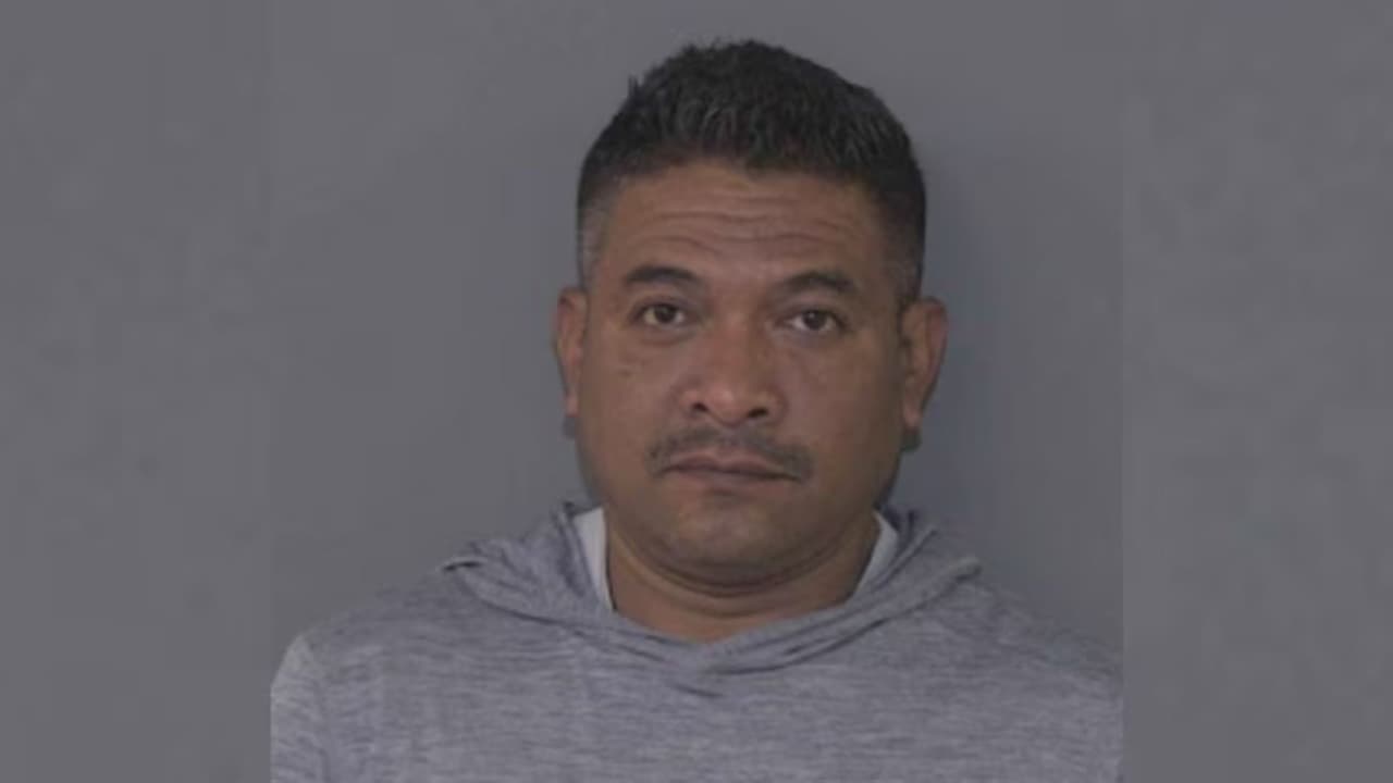 Arrestan a hombre acusado de agresión sexual infantil en academia de fútbol de Monroe 