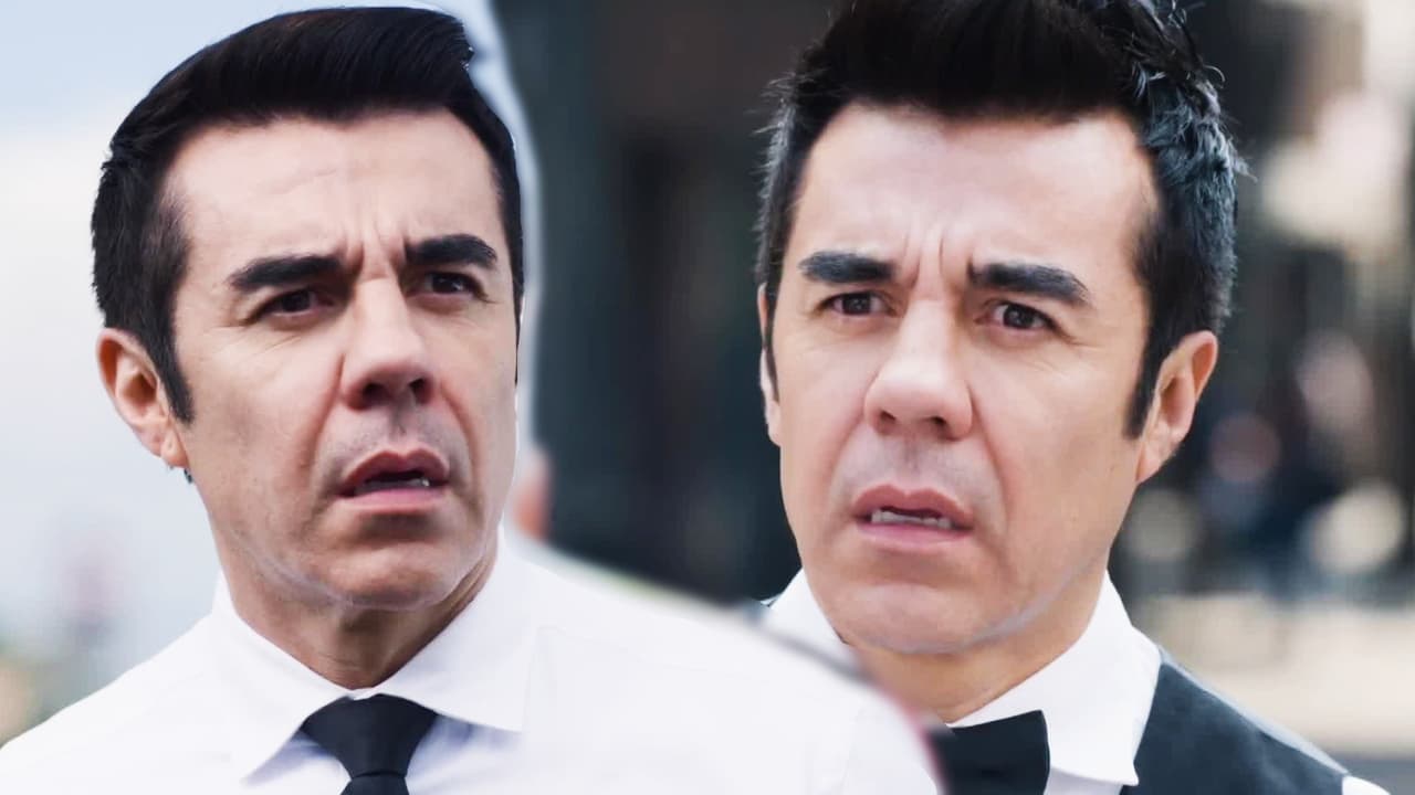Rumbo al final de
<b><a href="https://www.univision.com/shows/como-tu-no-hay-dos"> Como Tú No Hay 2</a></b> recordamos todo lo que han vivido Toño y Ricardo, personajes interpretados por 
<b><a href="https://www.univision.com/personas-adrian-uribe-es-carmelo">Adrián Uribe</a></b>, tras la primera ocasión en la que se vieron cara a cara e intercambiaron vidas.