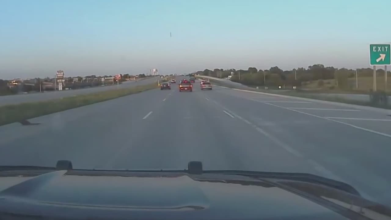 Persecución policial a más de 100 millas por hora queda captada en video: el conductor tenía cocaína