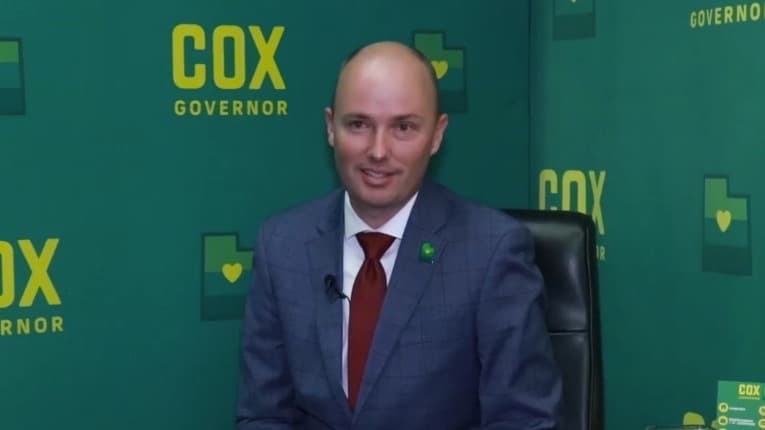 Nominado republicano a gobernación de Utah se distancia de ataques de Trump contra voto por correo