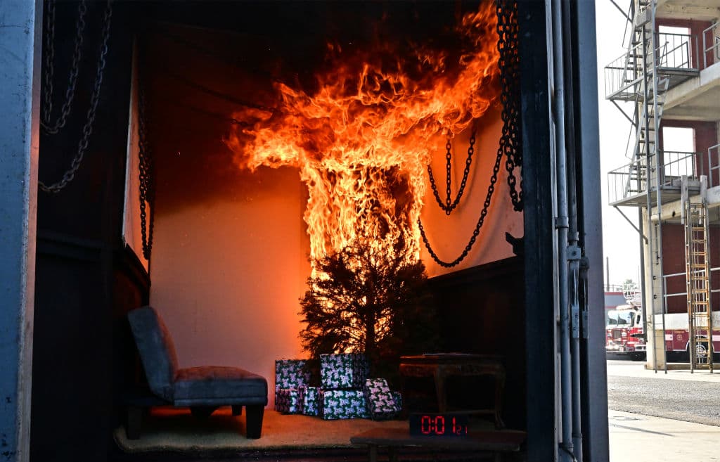 Jovan Díaz, jefe del Departamento de Bomberos de Glendale, estima que anteriormente han atendido hasta 150 incendios de este tipo. A continuación, las causas más comunes y 4 claves para evitarlos.