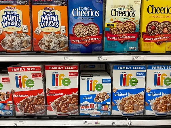 <b>Life</b>: aunque en su página web se define como una “opción saludable y deliciosa para cualquiera” y destaca que no contiene preservativos o colores artificiales, sobrepasa de lejos los niveles establecidos de azúcar añadida: tiene 8 gramos.
<br>
