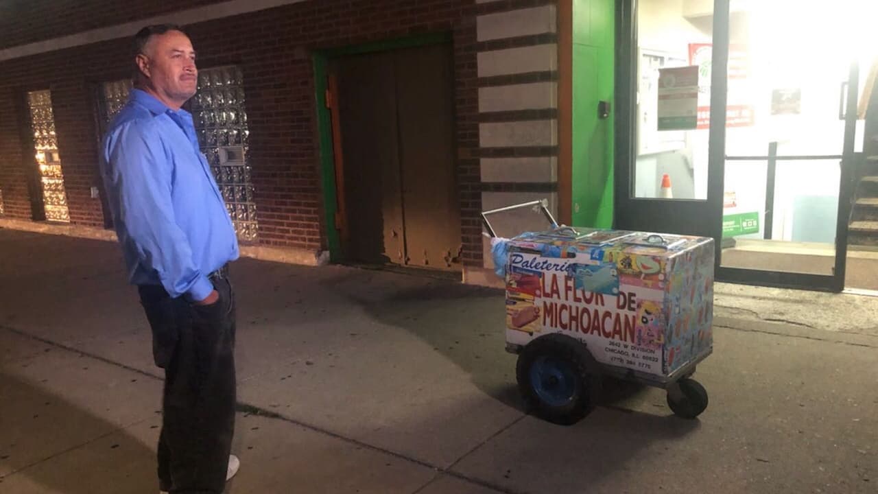 Mientras tomaba su almuerzo, le robaron su carrito de paletas a 
<a href="https://www.univision.com/local/chicago-wgbo/un-grupo-de-facebook-de-la-villita-encuentra-el-carrito-que-le-robaron-a-un-paletero">Guadalupe Piñón,</a> o ‘Lupe’, un paletero que vive en el barrio de La Villita, en el oeste de Chicago.
