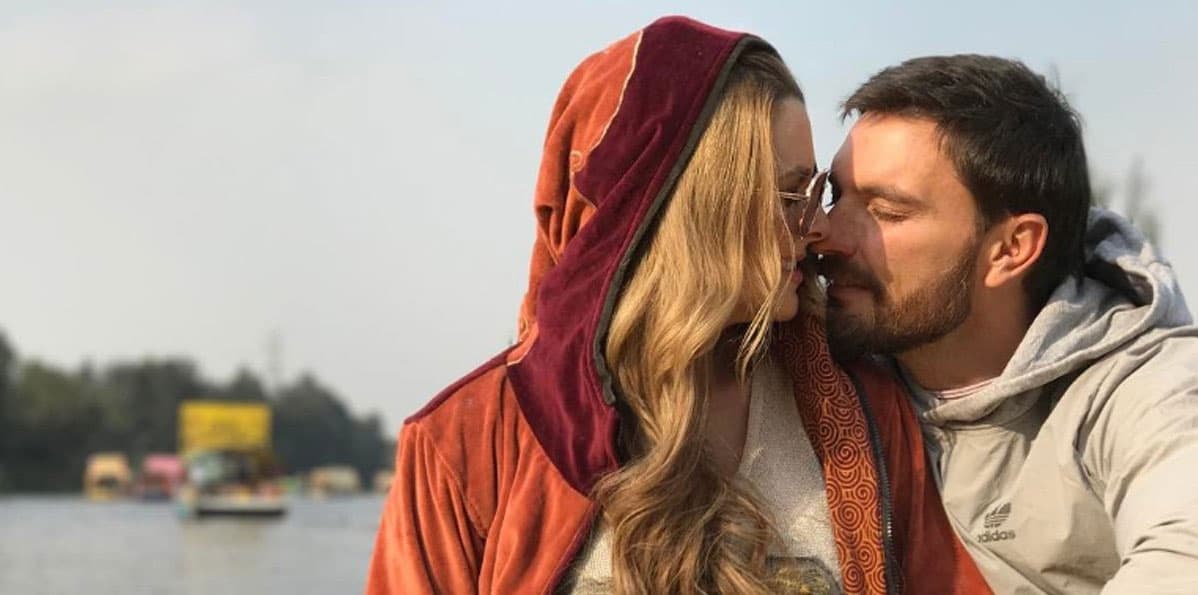 La relación duró sólo dos meses. En un primer momento se dijo que la pareja había terminado en malos términos y que Marjorie de Sousa le había lanzado la ropa por la ventana, pero el actor desmintió diciendo "ella tenía su casa, yo tenía mi casa, no tenía nada qué sacarme, y mucho menos tirarla por la ventana, ella no es de ese tipo de mujer".