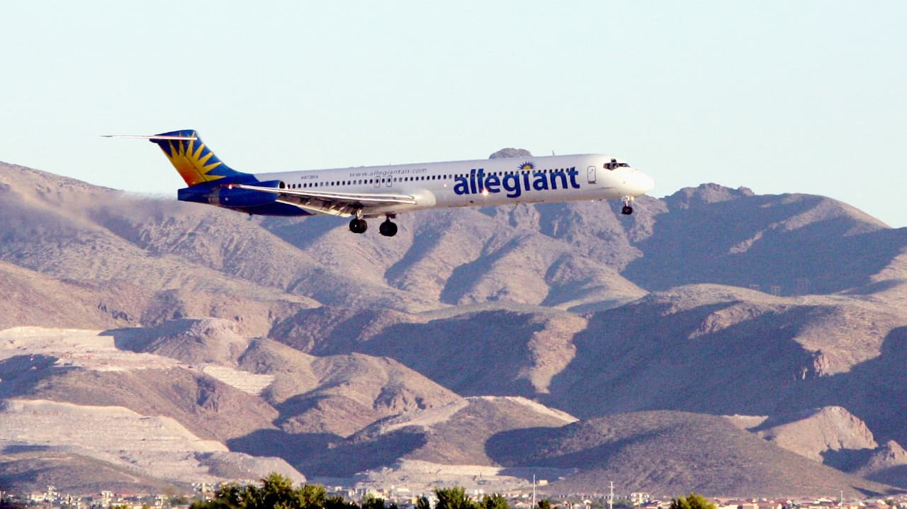 El caso del niño que fue bajado de un avión por sufrir reacción alérgica
