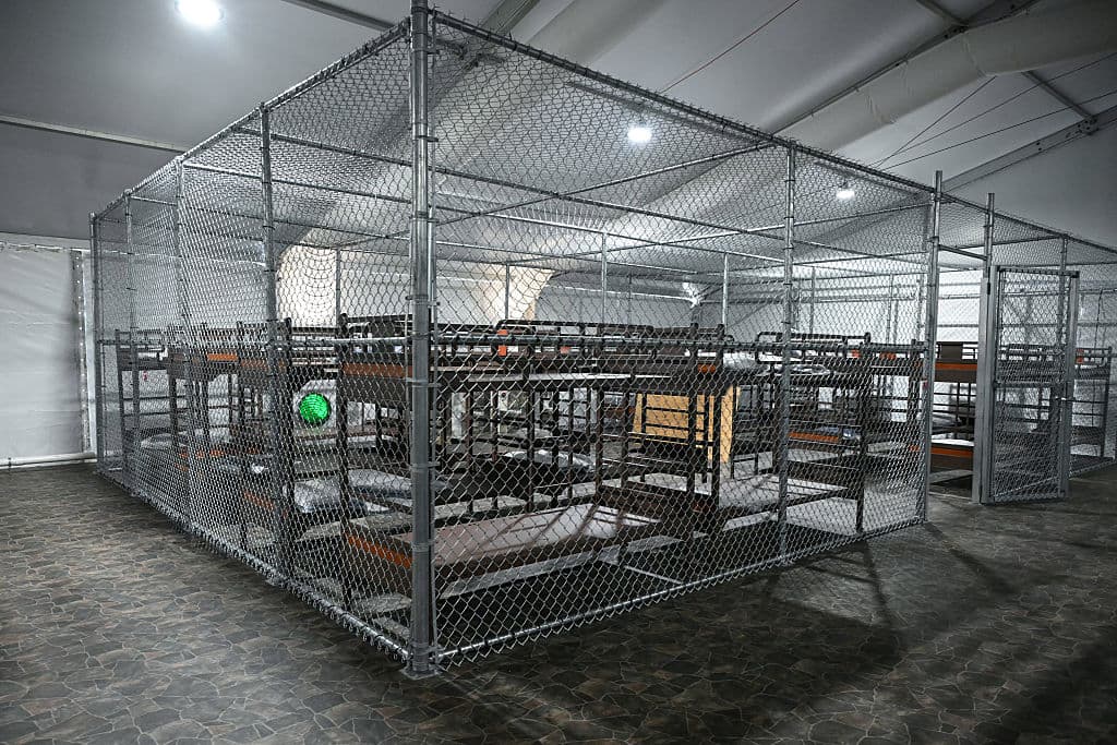 Revelan nombres y nacionalidades de los detenidos en Alcatraz de los Caimanes
