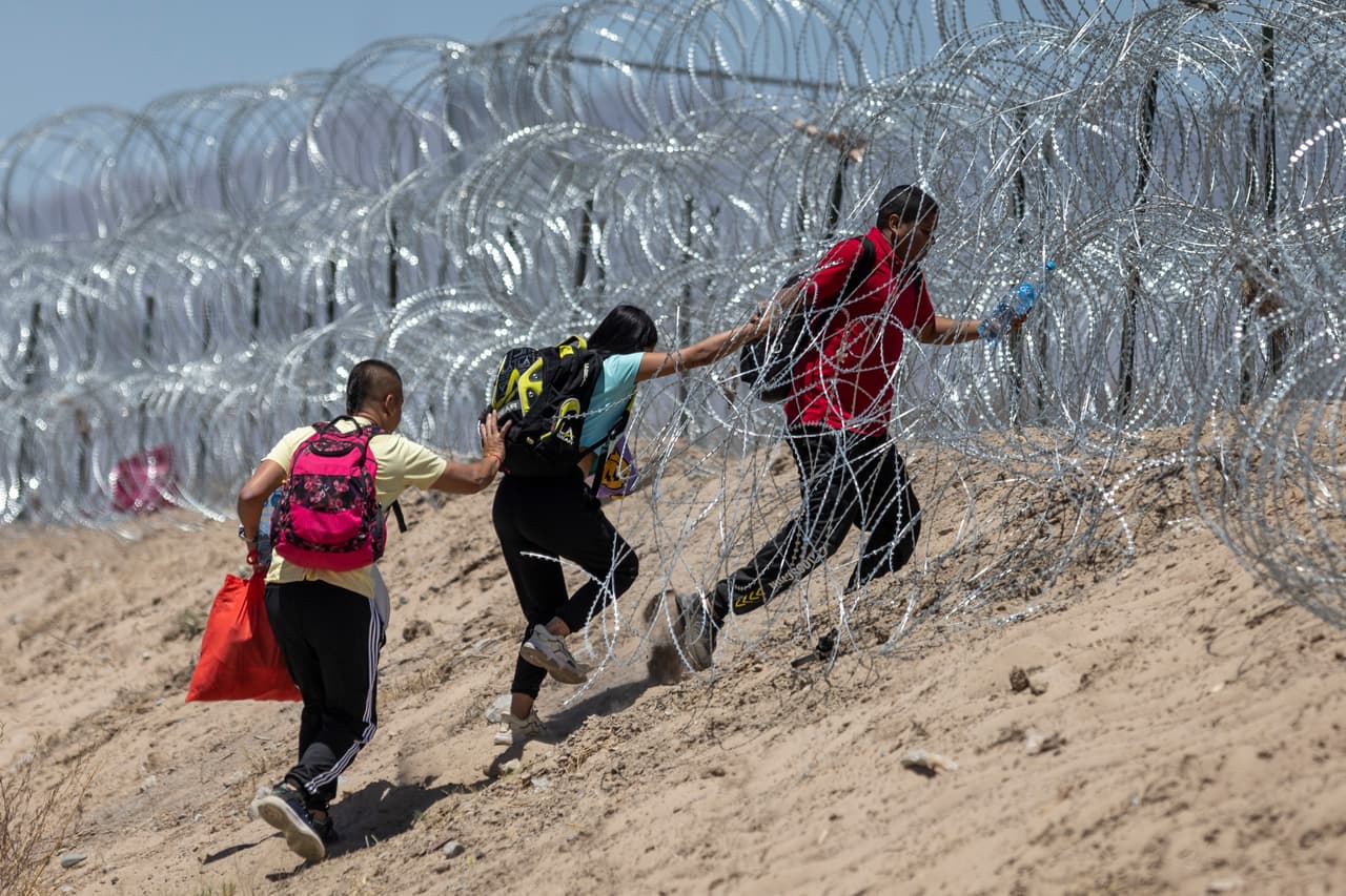 En caso de que haya entrado por Texas, 
<b>puedes contactar a South Texas Human Rights Center al 361-325-2555</b>.