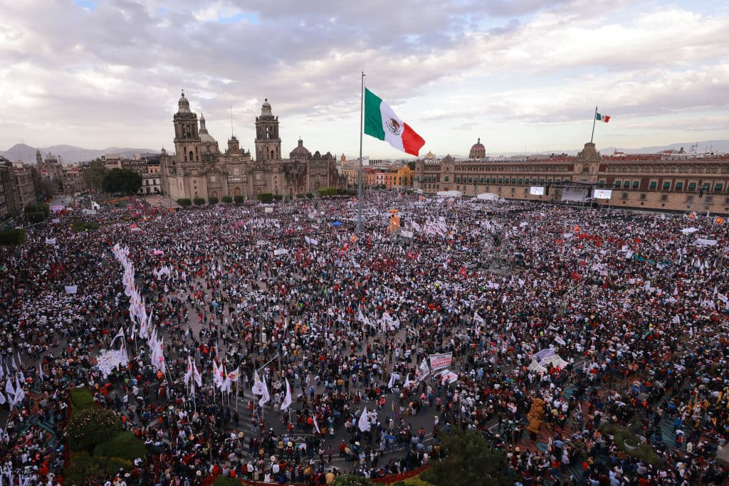 <h2 class="cms-H2-H2">10. México</h2>
<br>
<br>Con una población de 132,217,372 habitantes, México ocupa la décima plaza entre los 10 países más poblados del mundo, según la 
<a href="https://www.univision.com/temas/organizacion-de-las-naciones-unidas">ONU</a>. Se calcula que la población mundial alcanzará unos 8,500 millones en 2030, 9,700 millones en 2050 y 10,400 millones en 2100.