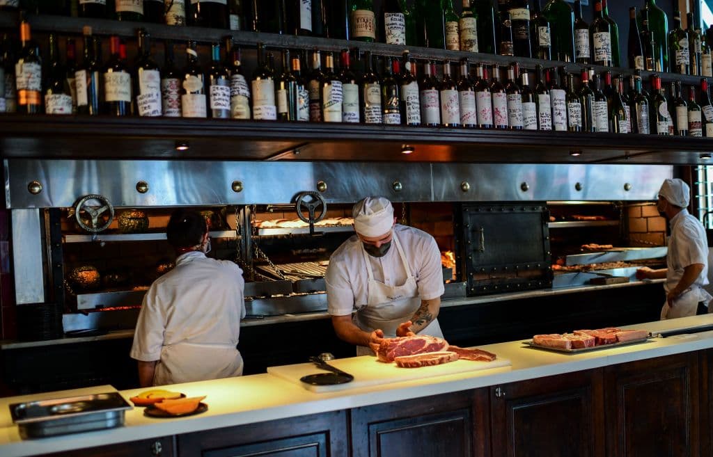 <b>21. Buenos Aires, Argentina</b>. La revista la destaca como la capital cultural de Sudamérica, además de un destino gastronómico por la calidad de sus restaurantes de carne.