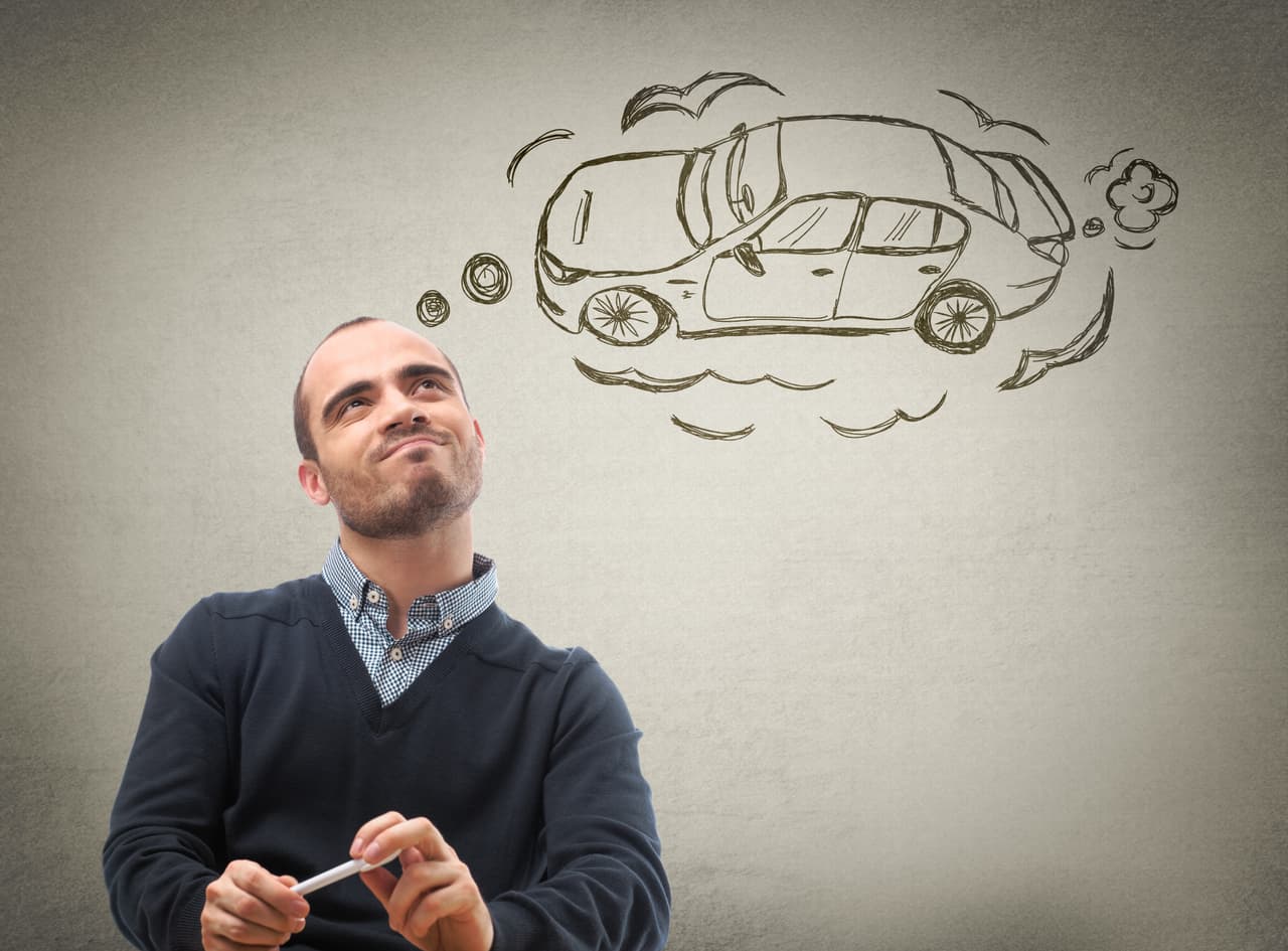 En el caso de que quieras hacerlo para comprar un carro nuevo, lo mejor sería pensarlo dos veces y evaluar tus opciones, ya que podrías toparte con que el vehículo que deseas no está disponible o bien si lo tienen en inventario podría tener un precio muy elevado.