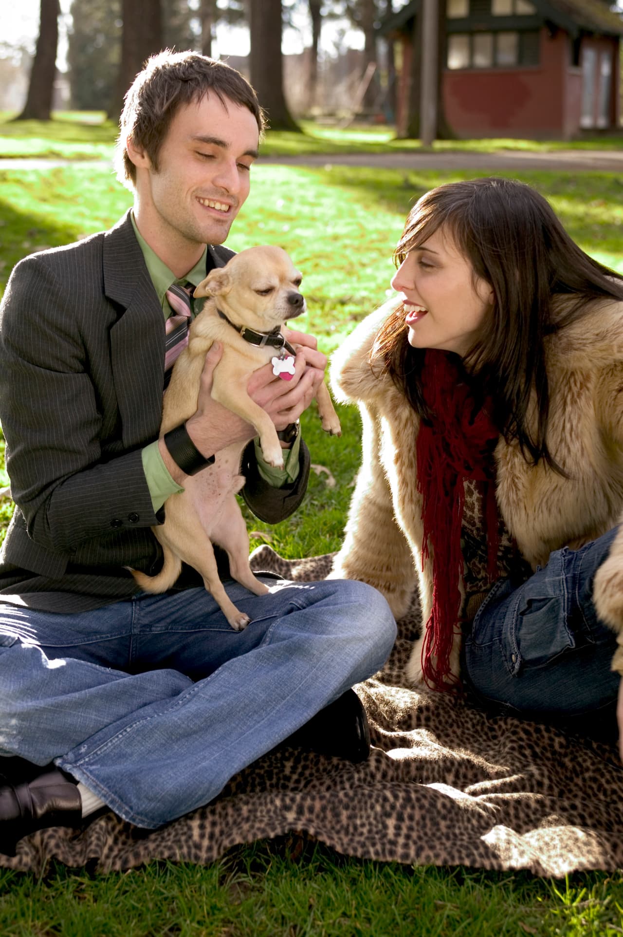 <h3 class="cms-H3-H3">Tauro</h3>
<br>
<b>Lugar de encuentro:</b> un paseo por el campo, zoológico, lugar donde haya animales. 
<br>Tu signo taurano, amante de la naturaleza se expande con la influencia de tu regente, Venus, planeta del amor en esos lugares.