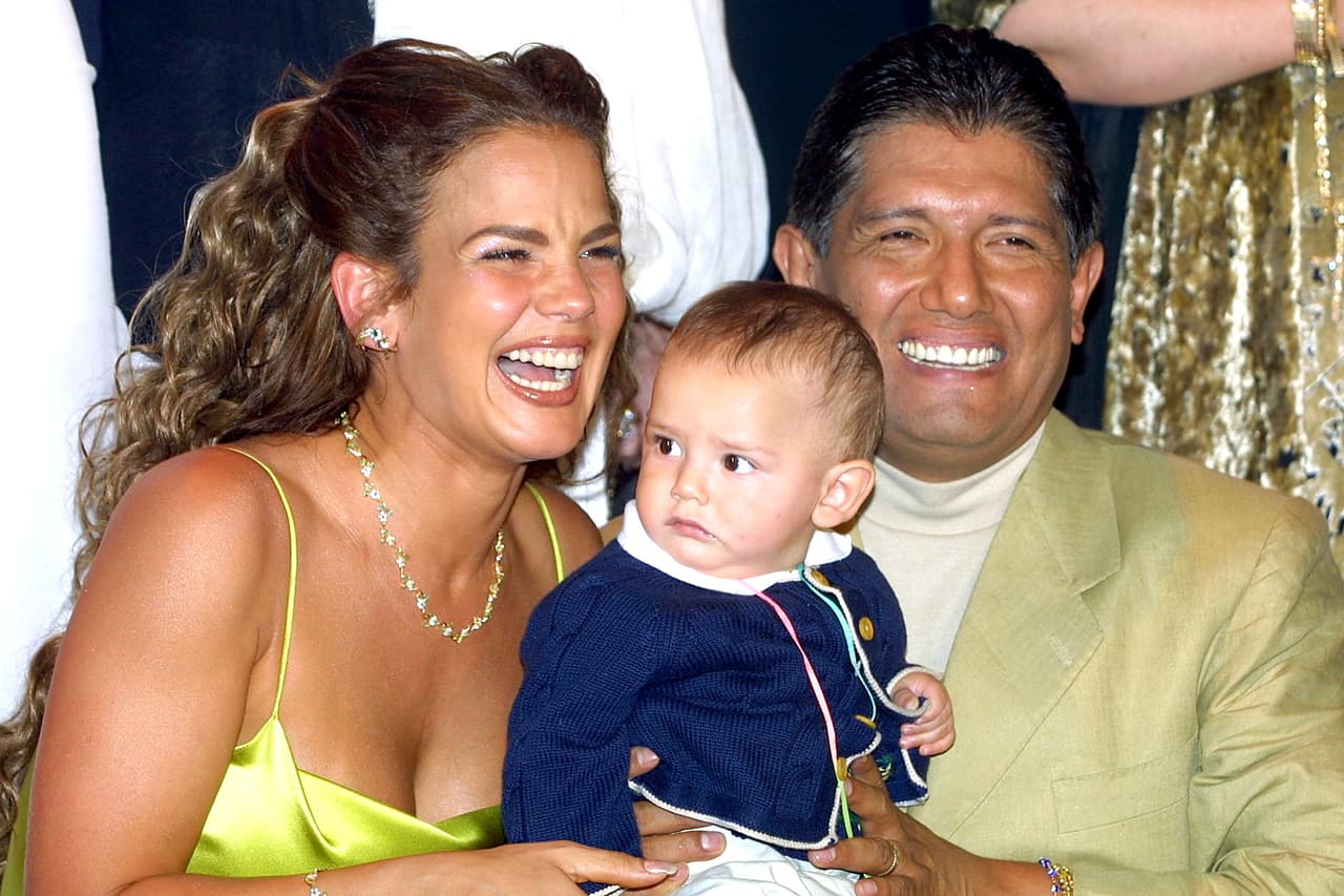 Niurka Marcos sugirió que los usuarios de internet que han puesto en entredicho la paternidad de Juan Osorio omitieron detalles como el hecho de que Emilio nació el 25 de noviembre de 2002, antes de que conociera a Bobby Larios en 2003, cuando grabaron ‘Velo de novia’.