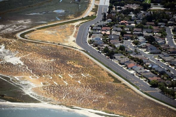 Así se veían las afueras de San Francisco, California desde un helicóptero. El estado experimentaba una de las peores sequía en décadas cuyo impacto se calcuaba en $1,700 millones.
