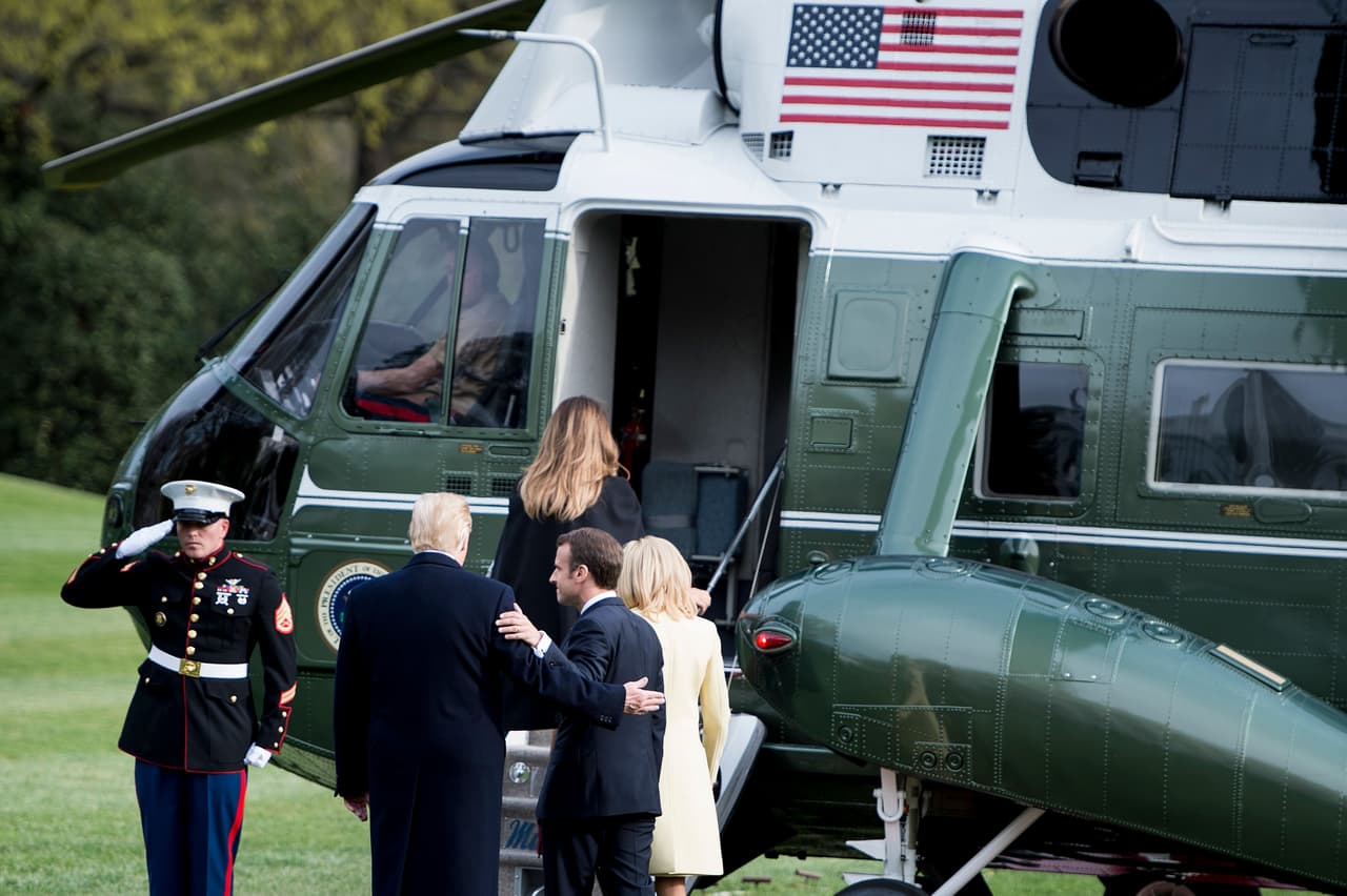 "Espero que mi visita a Washington sirva para resaltar la historia mutua entre ambos países, basada en los valores", afirmó el presidente de Francia. Los mandatarios y sus esposas viajaron a Mount Vernon en el helicóptero presidencial Marine One.