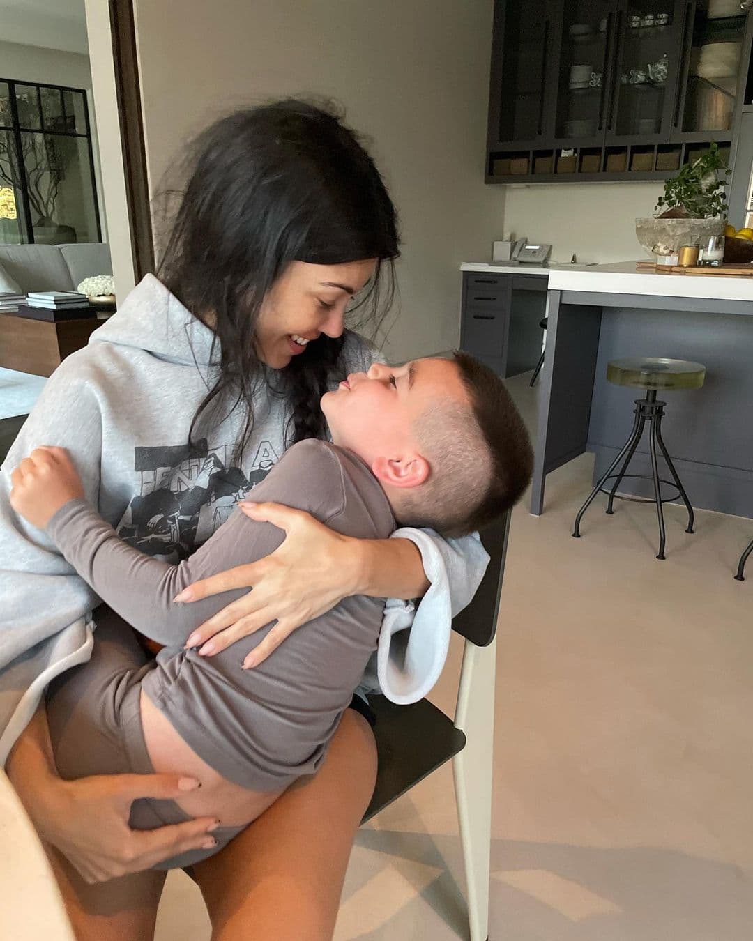 El pequeño de 7 años, Reign, es el menor de los hijos de Kourtney. En entrevista con 'People', la celebridad comentó que “nunca está segura de los nombres” y por eso los designa hasta que nacen.