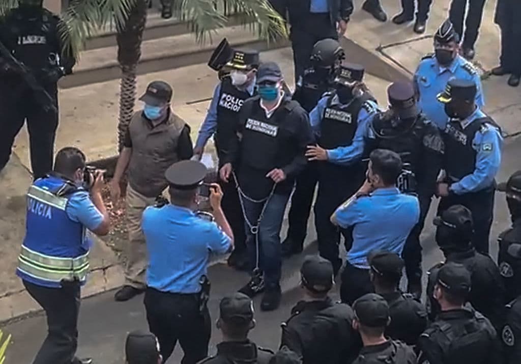 Detienen al expresidente de Honduras Juan Orlando Hernández luego que EEUU pidió su extradición 