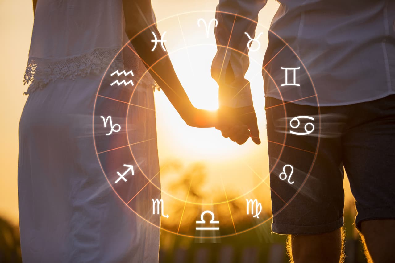 Cuando conocemos a una persona queremos causar siempre la mejor impresión. Sin embargo, no siempre es así y se pierde la oportunidad de establecer una bonita relación. La Astrología nos revela algunos “secretos de la conquista amorosa” pues cada signo posee determinados focos de atracción y otros de rechazo. Conocerlos te ayudará mejor a la hora de saber qué está buscando en ti esa persona que te interesa.