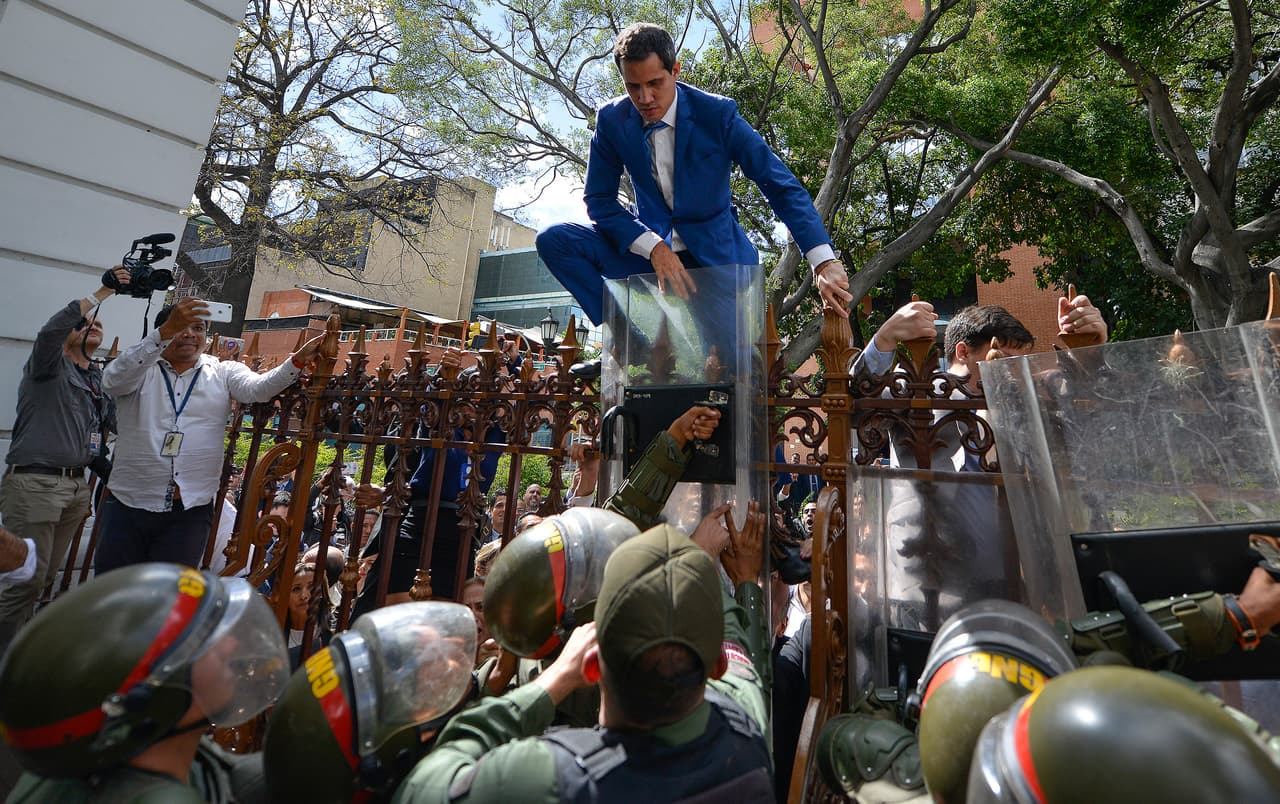 Who heads Venezuela's National Assembly? The political crisis deepens