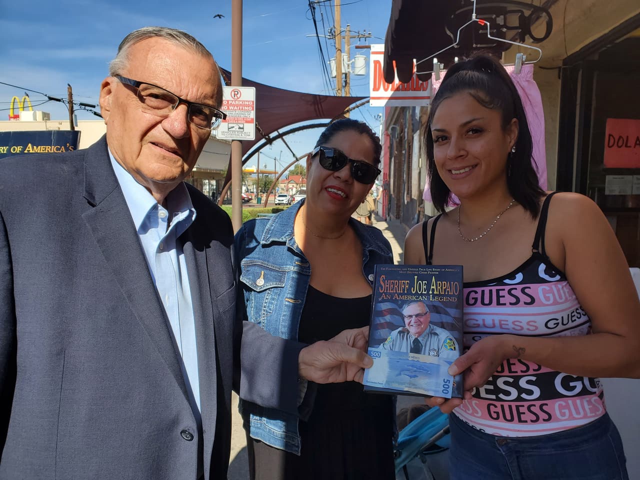 Arpaio, se identifica a si mismo como 'El sheriff más duro del oeste' y dijo: “Mi próxima misión es reunirme con el pueblo y los funcionarios mexicanos en México. Como el famoso locutor de radio, mi amigo y partidario Paul Harvey decía: "Y ahora ya conoces el resto de la historia". El capítulo final aún está por llegar".