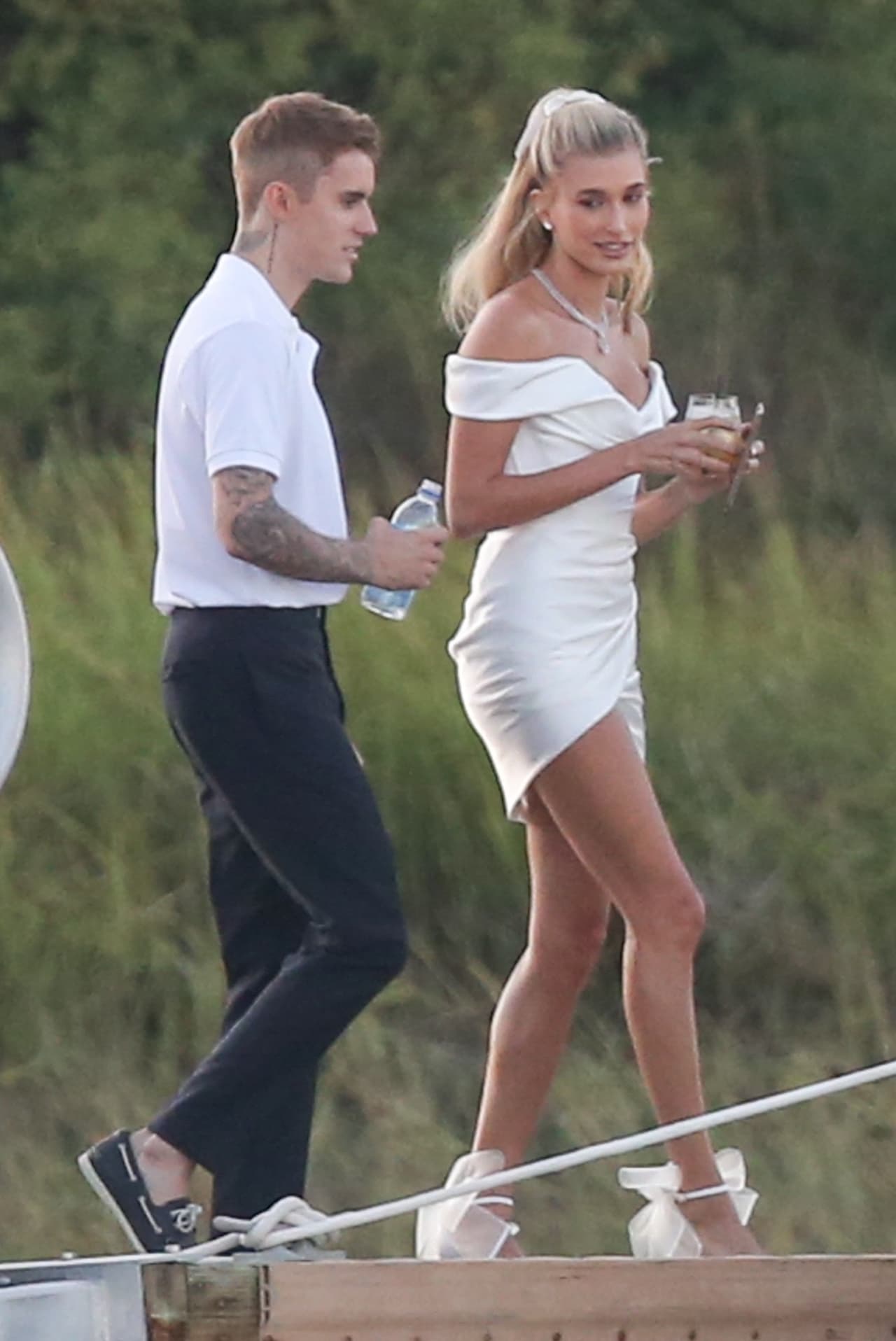 La boda religiosa ocurrió la tarde del lunes 30 de septiembre en Carolina del Sur. La pareja 
<b><a href="https://www.univision.com/entretenimiento/confirmado-justin-bieber-y-hailey-baldwin-ya-estan-casados-y-asi-lo-demuestran-fotos" target="_blank">se casó por civil en secreto</a></b> el 13 de septiembre de 2018 en Nueva York.
<br>