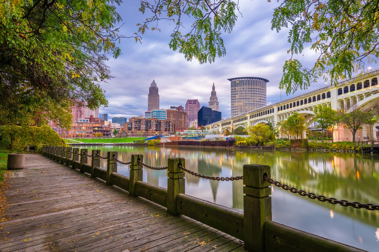 <h3 class="cms-H3-H3">4. Ohio</h3>
<br>
<br>🔨 
<b>Déficit de empleos no agrícolas en comparación con 2020: </b>-83,200
<br>
