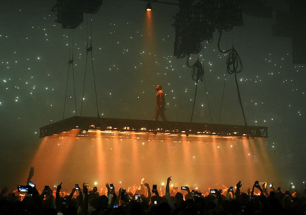 Kanye West apoya a Donald Trump en un concierto en California y el público abandona el show 