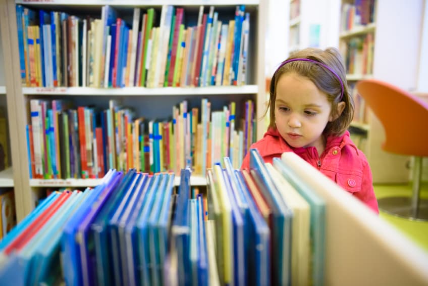 Editoriales demandan a Florida por la ley prohibición de libros en las escuelas; esto es lo que exigen