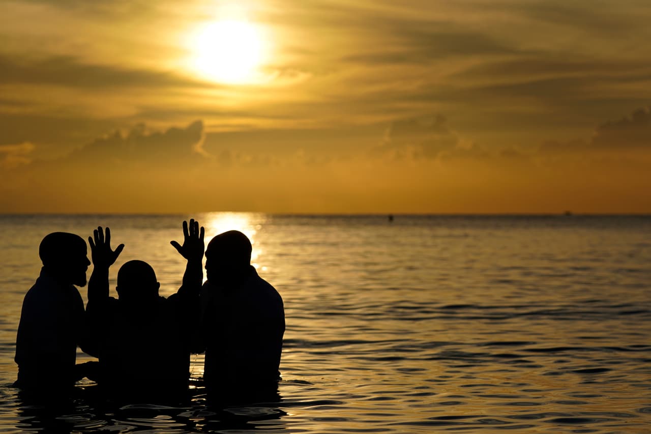El significado está en la Biblia: ¿por qué miles de cristianos celebran Pascua antes de que salga el sol?
