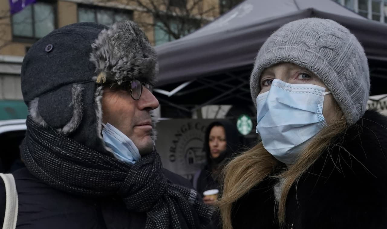 Sin embargo, el uso de la mascarilla debe seguirse al igual que el distanciamiento social, el cual requiere que las personas se encuentren a 6 pies de distancia.