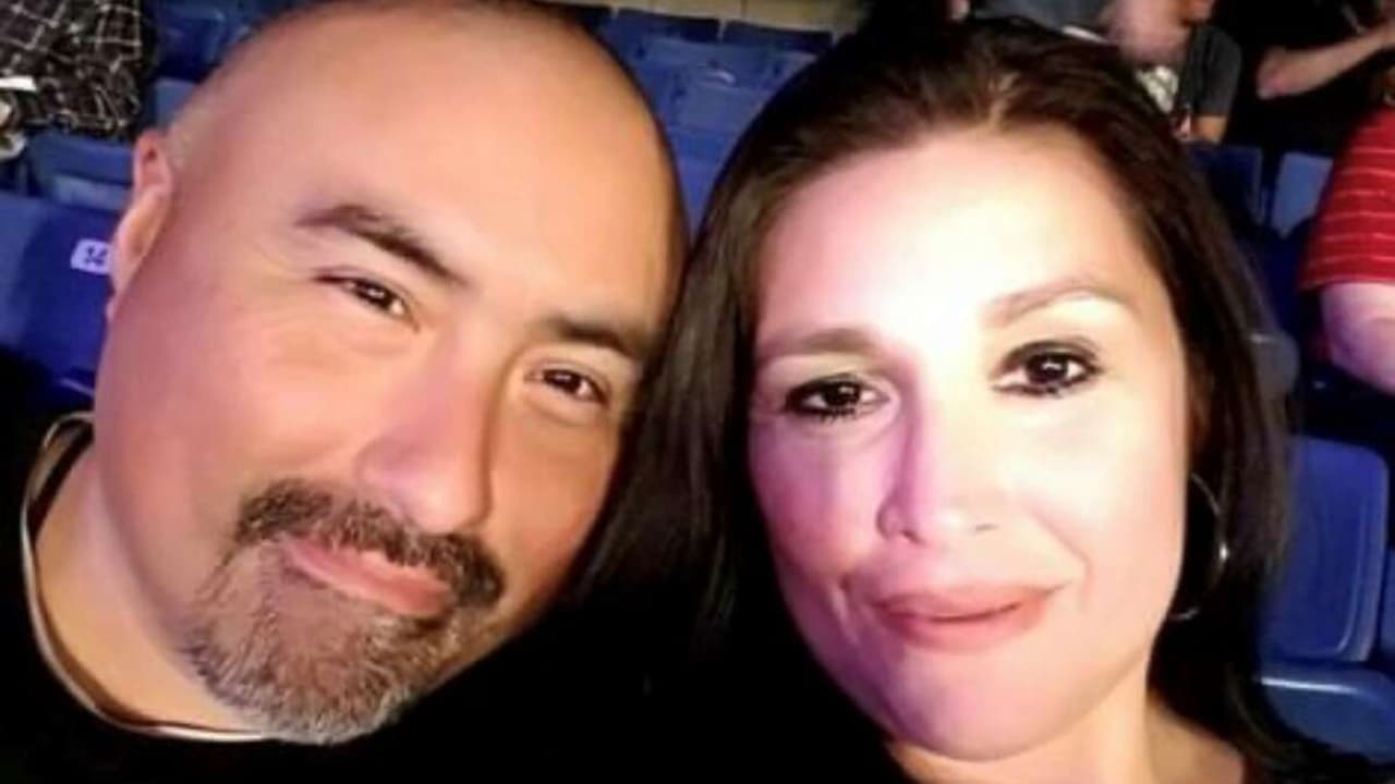 <b>VIDEO: ¿Puede alguien morir de corazón roto?</b> El esposo de una de las maestras asesinadas en Uvalde, Texas, murió de un ataque al corazón días después del tiroteo en la escuela. 
<b>El Dr. Juan Rivera explica si es posible que alguien muera por el dolor de perder a un ser querido. </b>
