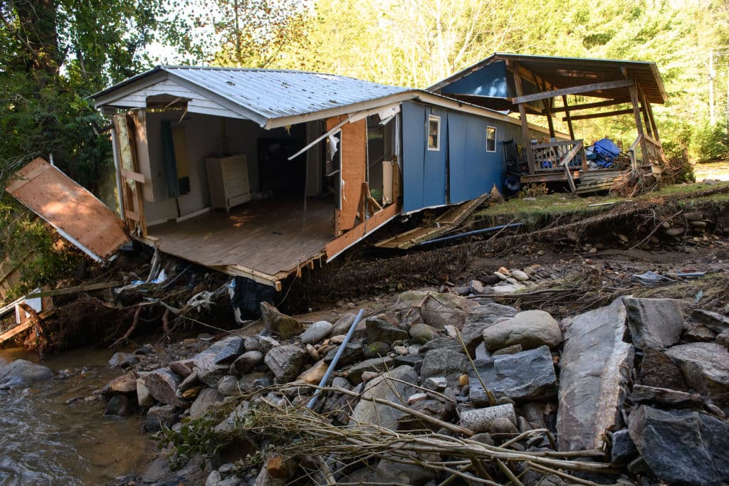 Cuerpos en el agua: 92 desaparecidos tras el huracán Helene en Carolina del Norte