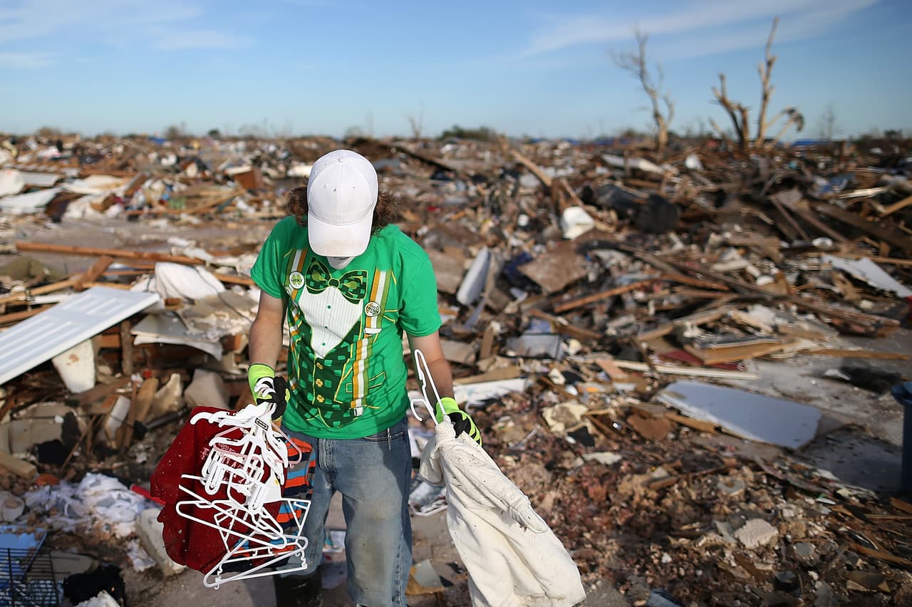 <h3 class="cms-H3-H3">3. Oklahoma</h3>
<br>
<b>(Grandes desastres desde 1953: 210)</b>
<br>
<br>Ubicado dentro del "Tornado Alley", en el centro de Estados Unidos, Oklahoma suele estar plagado de tornados, como el ocurrido en 2013 que provocó 
<b>la muerte de 24 personas y causó daños estimados en 2 mil millones con vientos de 210 mph.</b>
<br>
<br>Además, numerosos incendios forestales, inundaciones y fuertes tormentas invernales
<b> han provocado diversas declaraciones de desastre.</b>
<br>