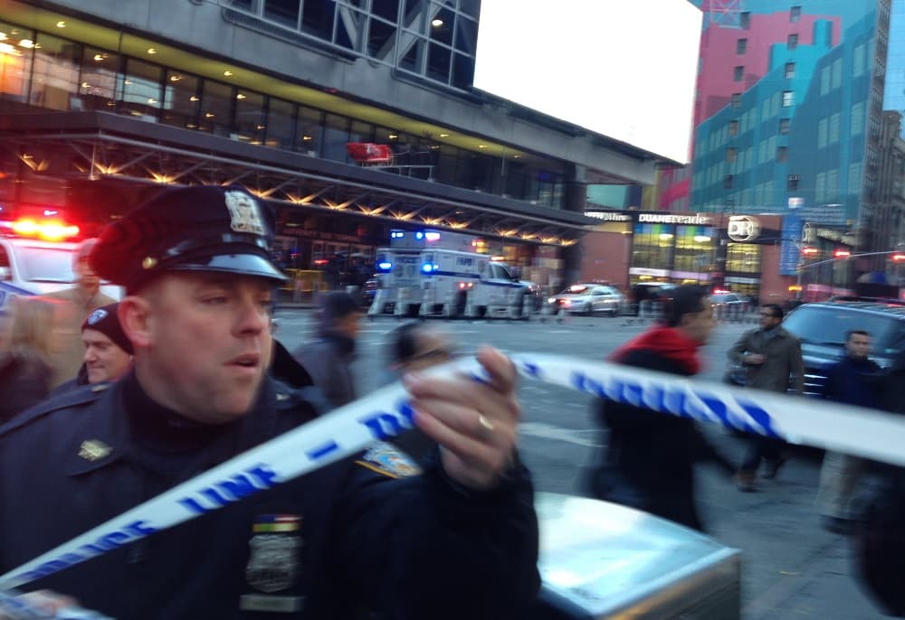 Varios heridos por la explosión de una bomba pegada al cuerpo de un hombre en Nueva York en un "intento de ataque terrorista"