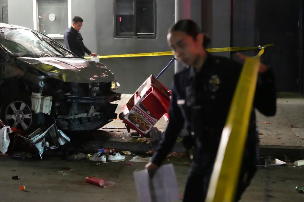 El 
<a href="https://www.univision.com/local/los-angeles-kmex/atropello-conductor-discoteca-east-hollywood-heridos" target="_blank">atropello múltiple </a>fue reportado a las 2:00 de 
<b>la madrugada de este sábado 19 de julio</b> en los cruces de Vermiont Ave y Santa Monica Boulevard en la zona de East Hollywood. Esto fue afuera de 
<b>una discoteca conocida como The Vermont. </b>