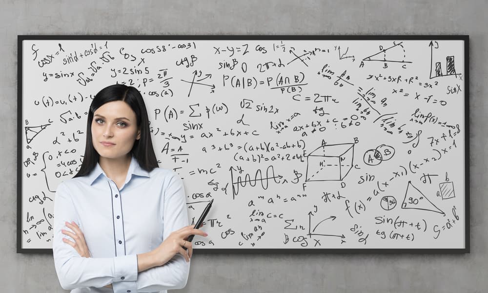 Conocido desde épocas remotas por los sabios de la antigüedad el número áureo es un número algebraico catalogado como irracional dentro de las ciencias matemáticas.