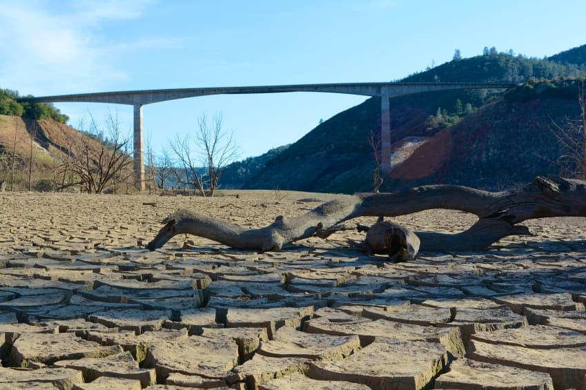 California prolonga oficialmente la emergencia por sequía hasta 2017