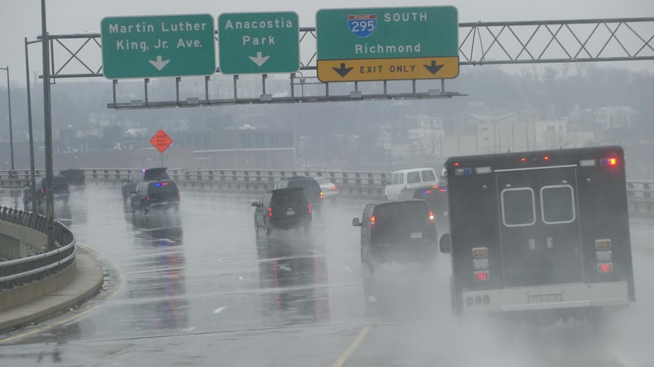 Consejos para conducir tu auto en medio de tormentas 