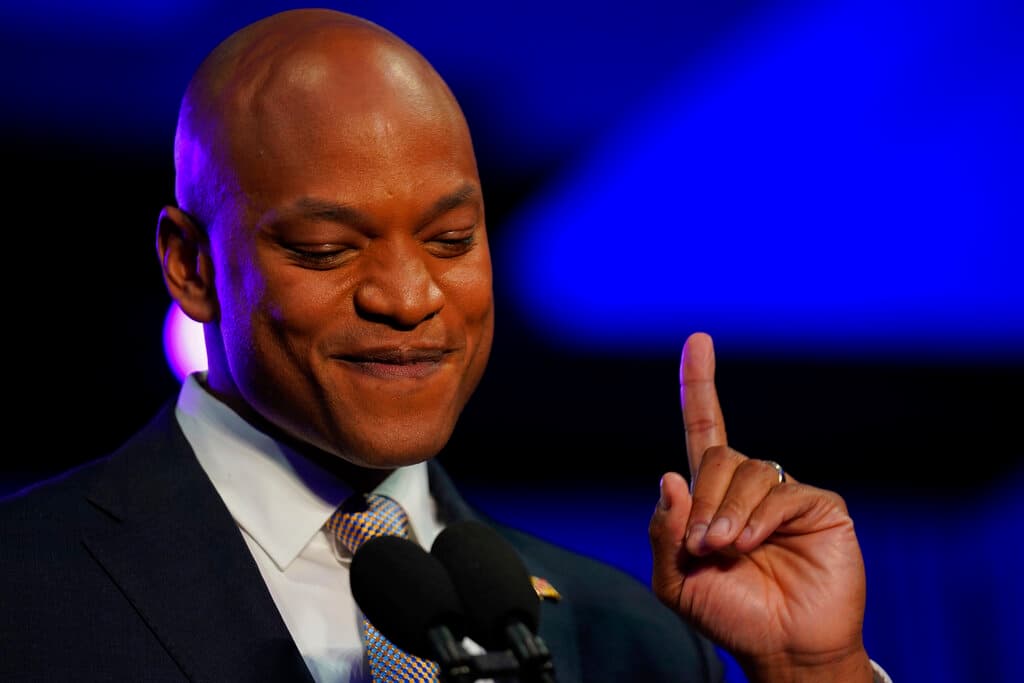 <b>8. Wes Moore (demócrata): </b>ganó la gobernación de Maryland y se ha convertido en la primera persona negra en ocupar ese cargo en el estado y apenas 
<b>el tercer gobernador negro de todo el país</b>. Moore es un veterano de la Armada y posterior ejecutivo de una organización sin fines de lucro. Venció a un republicano apoyado por Donald Trump.