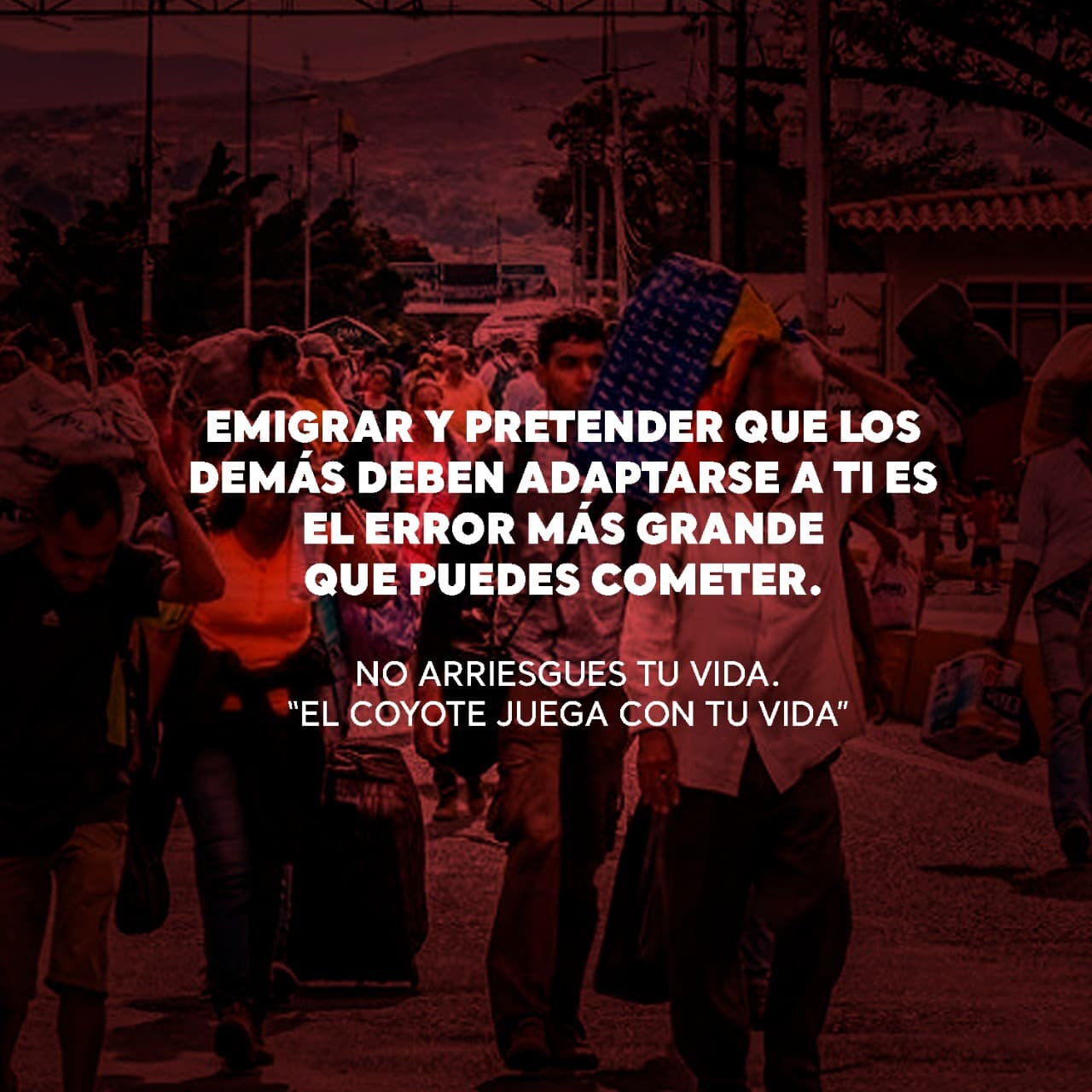Las campañas de publicidad para frenar la migración también mencionan a los coyotes: "El coyote juega con tu vida", se lee en este cartel del gobierno de Honduras advierte sobre los riesgos de migrar.