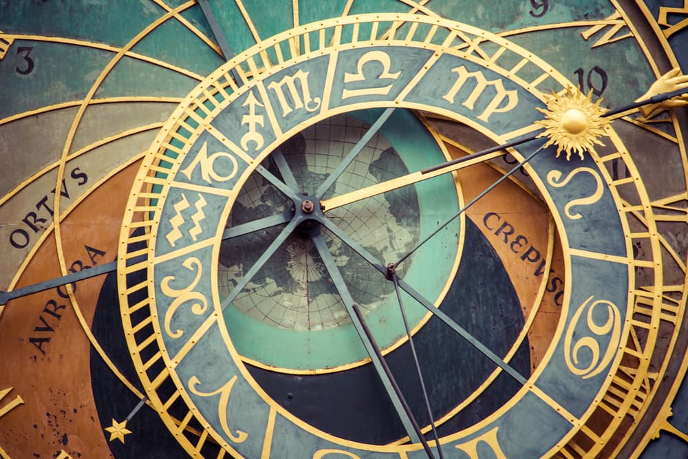 La Astrología te ayuda a descubrir esas características y cualidades de tu signo que te permitirán explorar al máximo tus capacidades interiores.
<br>