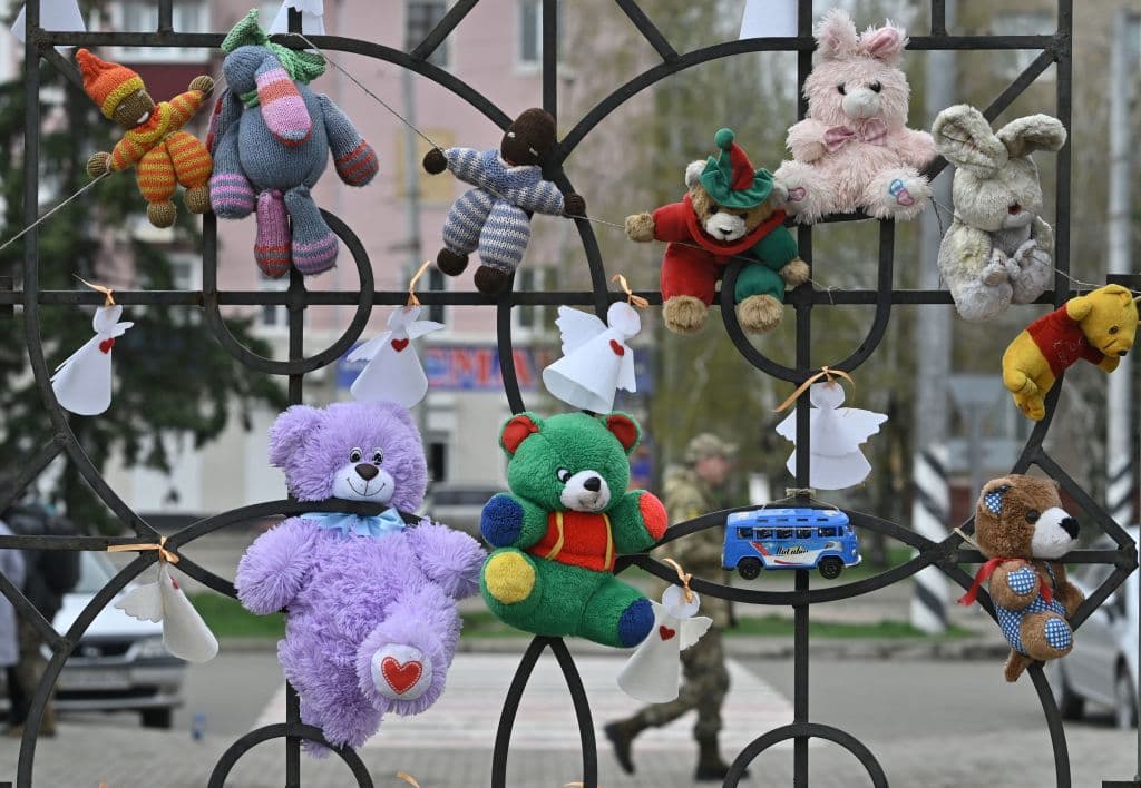 Traslado forzoso de niños ucranianos a Rusia: no es primera vez que el Kremlin usa a los más pequeños como peones de su juego político 