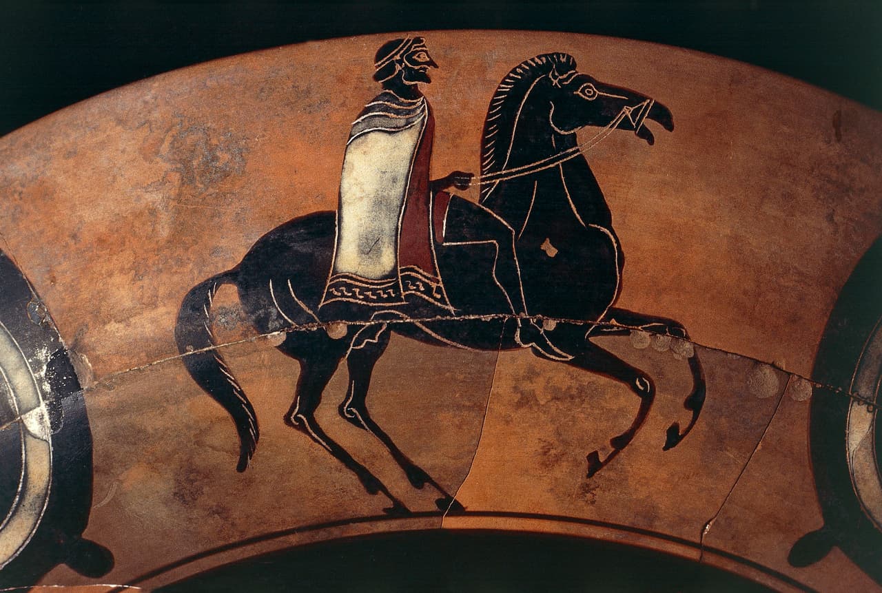 Desde hace unos 5,500 años estos animales han estado ligados al desarrollo humano, como muestra esta fotografía de una antigua cerámica griega. La domesticación de los caballos permitió a los humanos viajar grandes distancias, fomentó el intercambio entre diferentes culturas y cambió la dinámica en la agricultura, entre otros avances.
