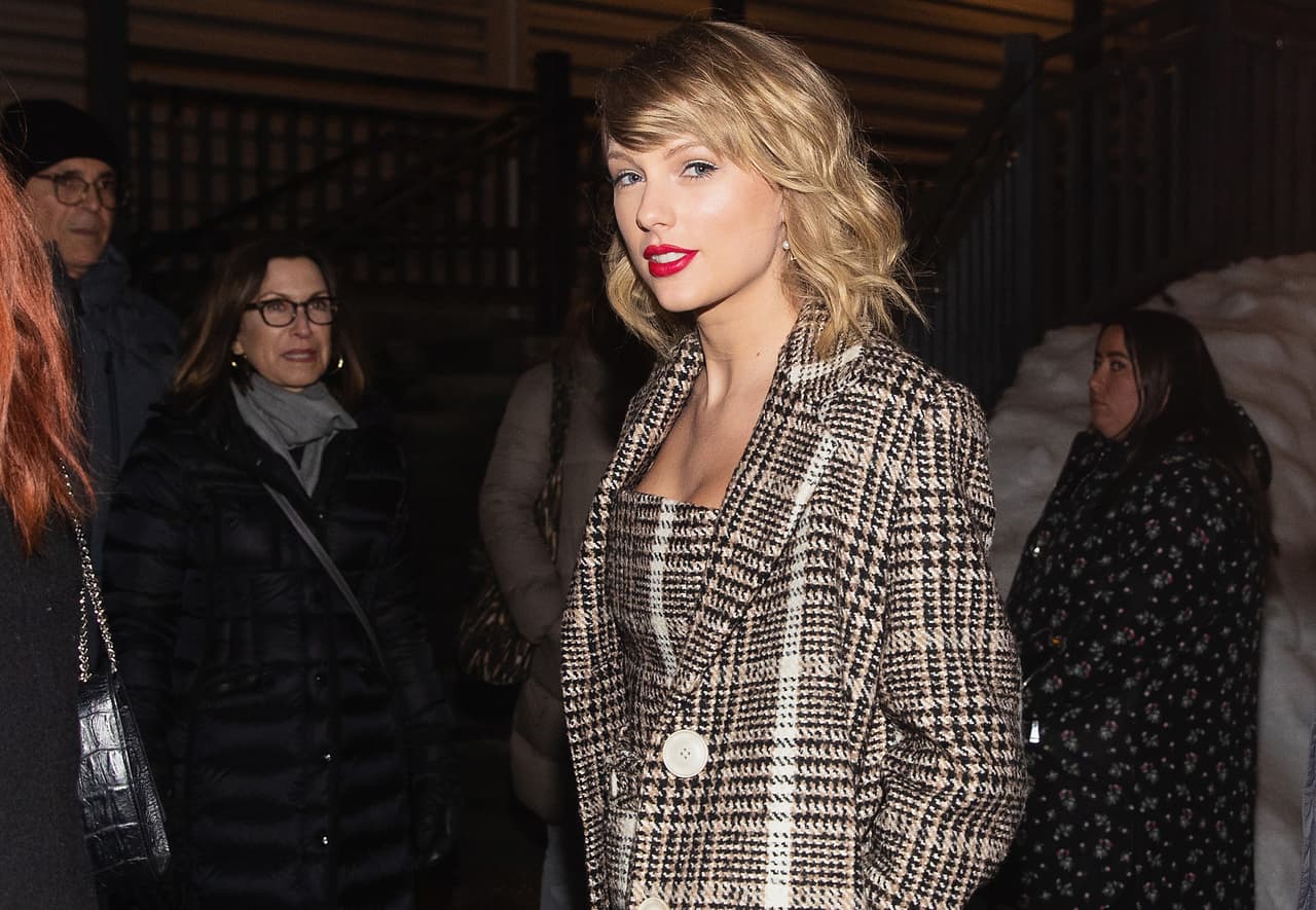 Swift se sincera y revela que sucedía cuando veía esas fotos: "Tienden a angustiarme. Una foto mía en la que siento que 
<b>parecía que mi barriga era demasiado grande </b>o alguien dijo que me veía embarazada". 
<br>