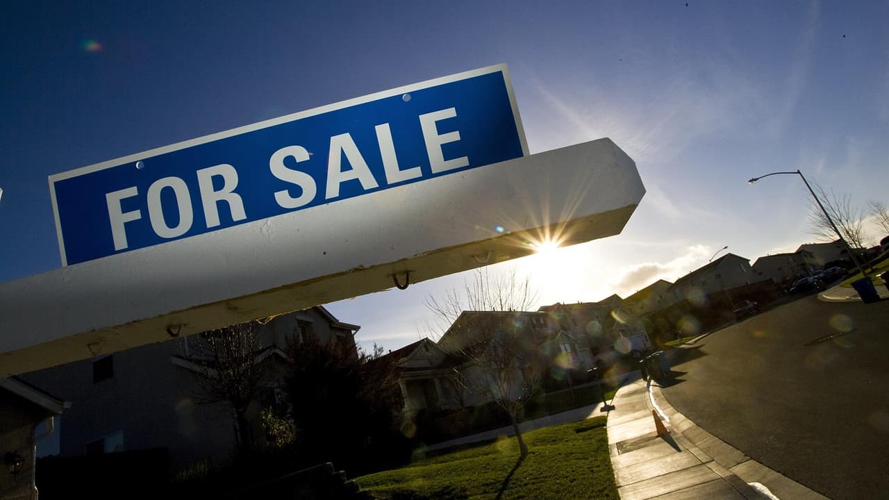 La Agencia de Financiamiento de la Vivienda de California ha dado a conocer programas estatales para ayudar a comprar casa. Estos van desde préstamos “perdonables” hasta bajas tasas de interés de hipotecas.