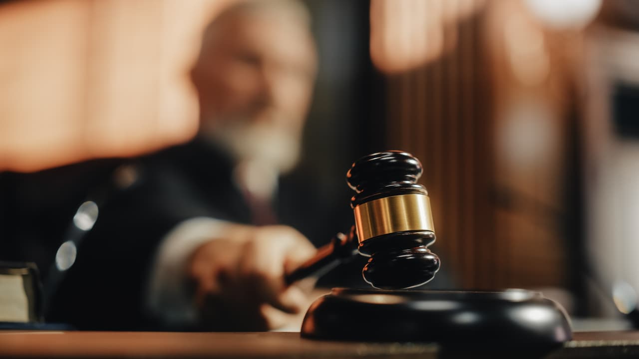 Una joven es condenada a 50 años de prisión tras ser procesada por aborto
